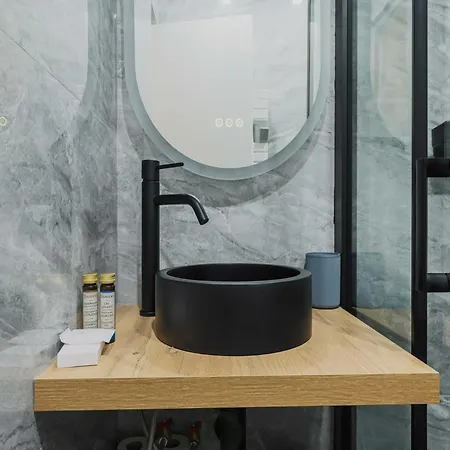 Modern - 4p- Sacre-c Ur , Cleaning Included פריז